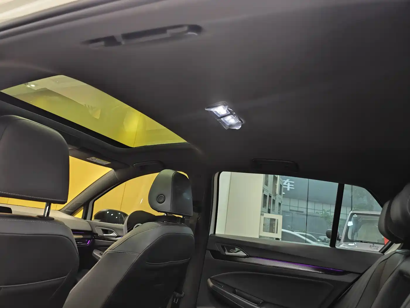 Volkswagen Golf 2021 280TSI DSG R-Line фото 24