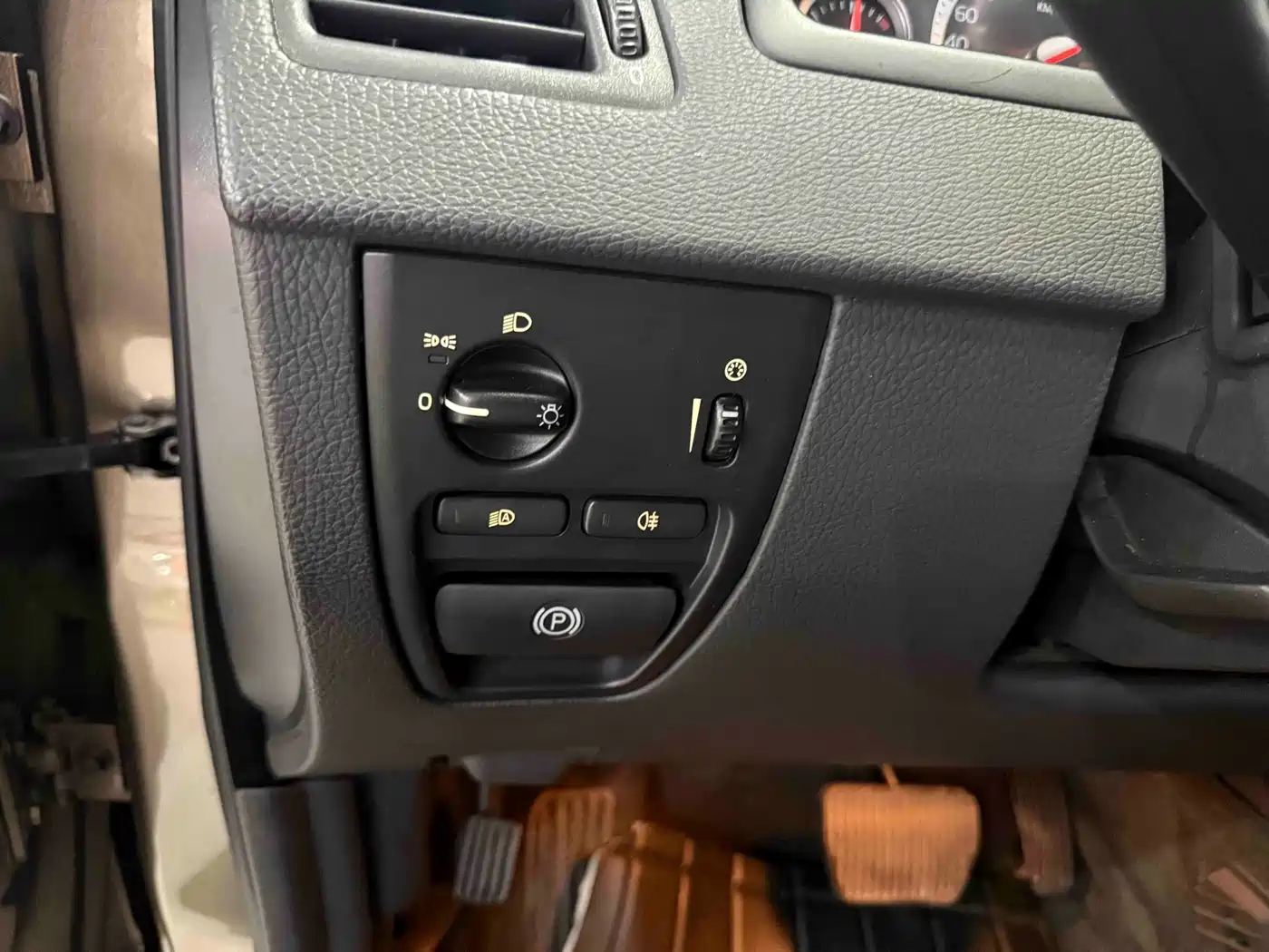 Volvo XC Classic 2015 2014 T5 Luxury Edition