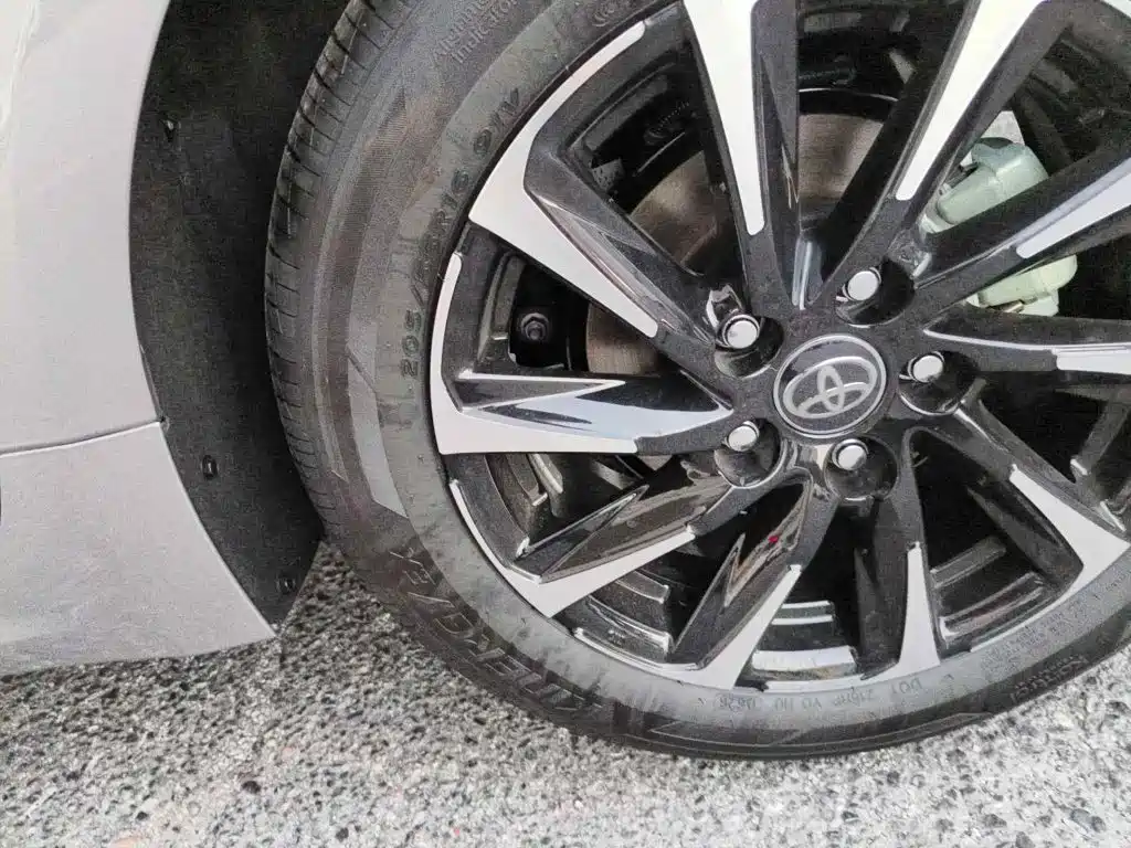 Photo 7 - Toyota Corolla