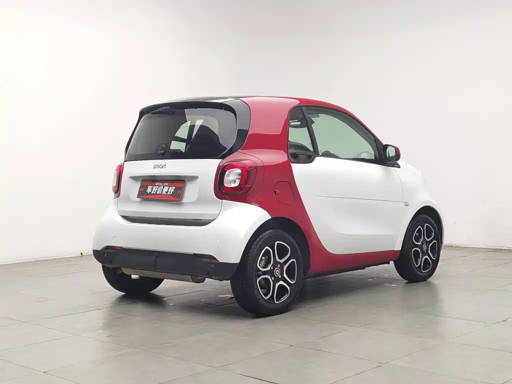 Photo 2 - smart fortwo