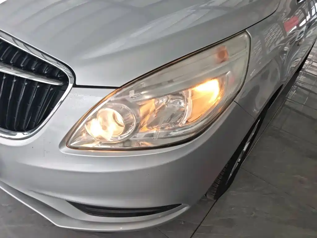 Фото 24 - Buick GL8