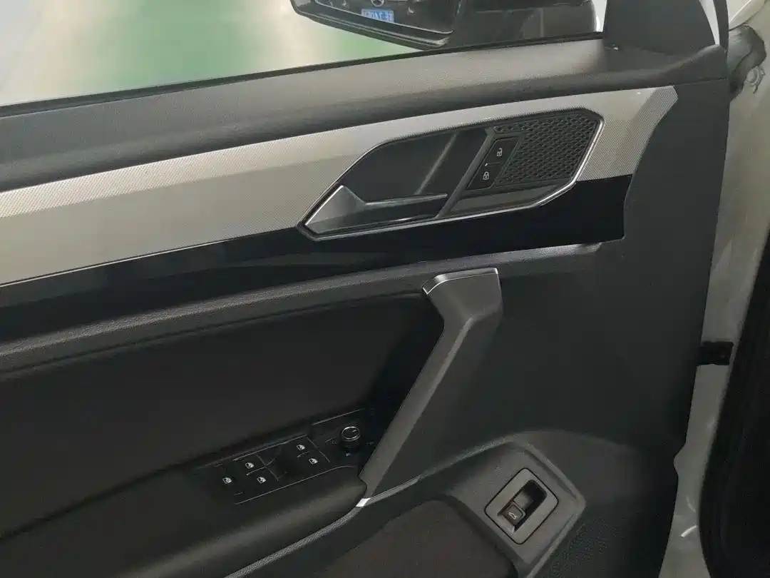 Volkswagen Tayron 2021 330TSI 2WD Luxury Smart Connect Plus фото 12