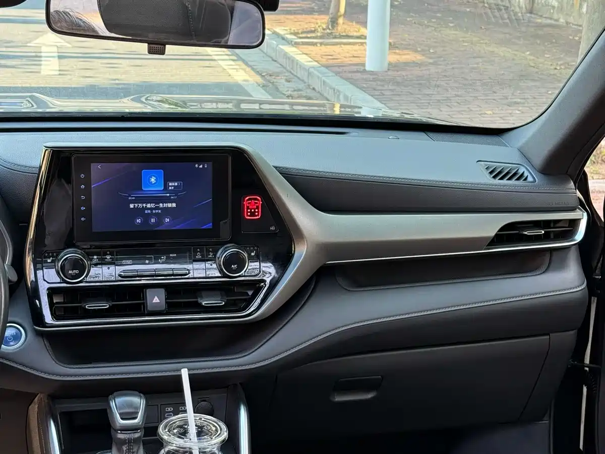 Toyota Crown Kluger 2023 2.5L HEV AWD Luxury Edition фото 7