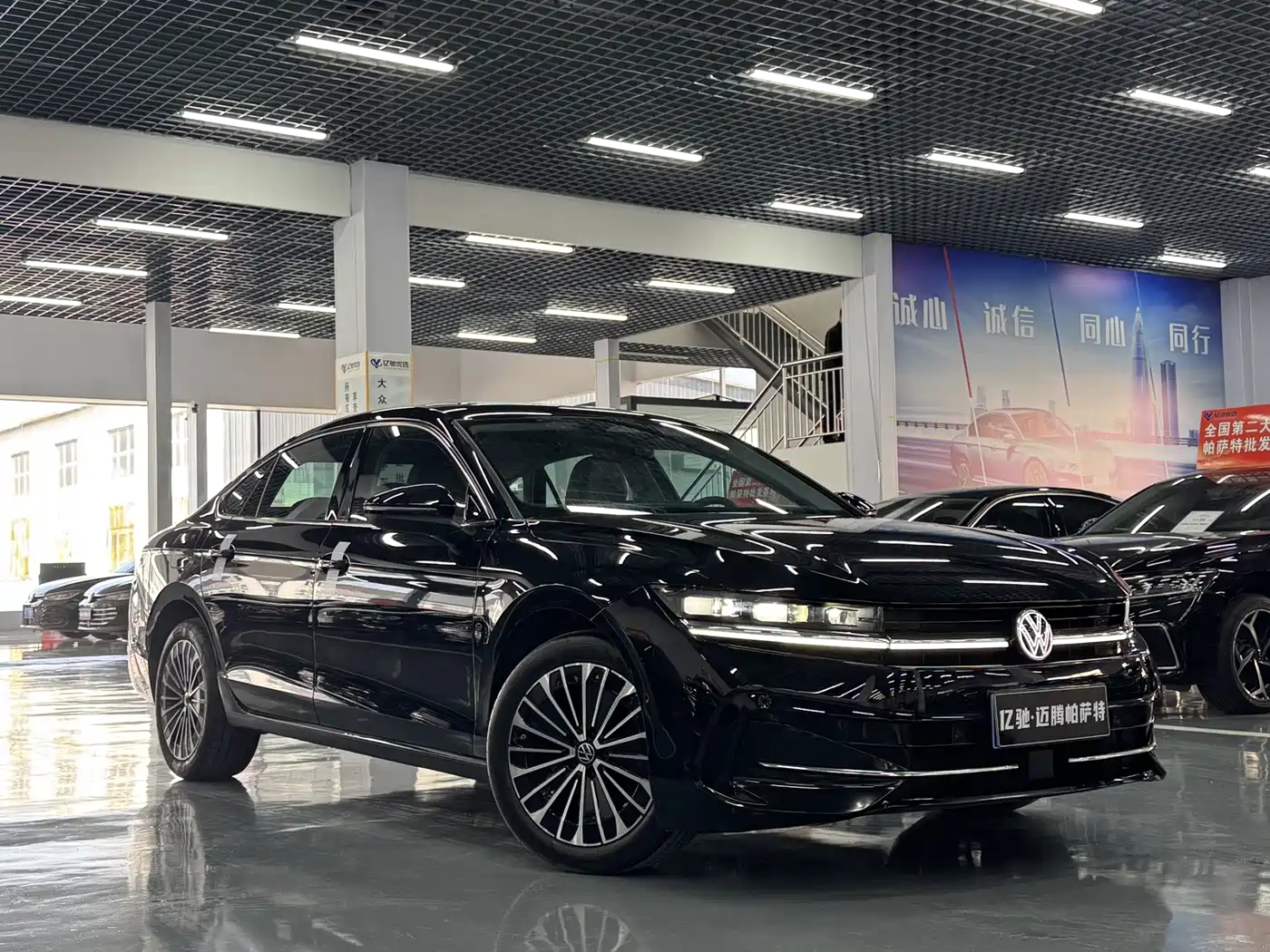 Volkswagen Magotan 2024 380TSI DSG Luxury Edition (Daimai Package) фото 3