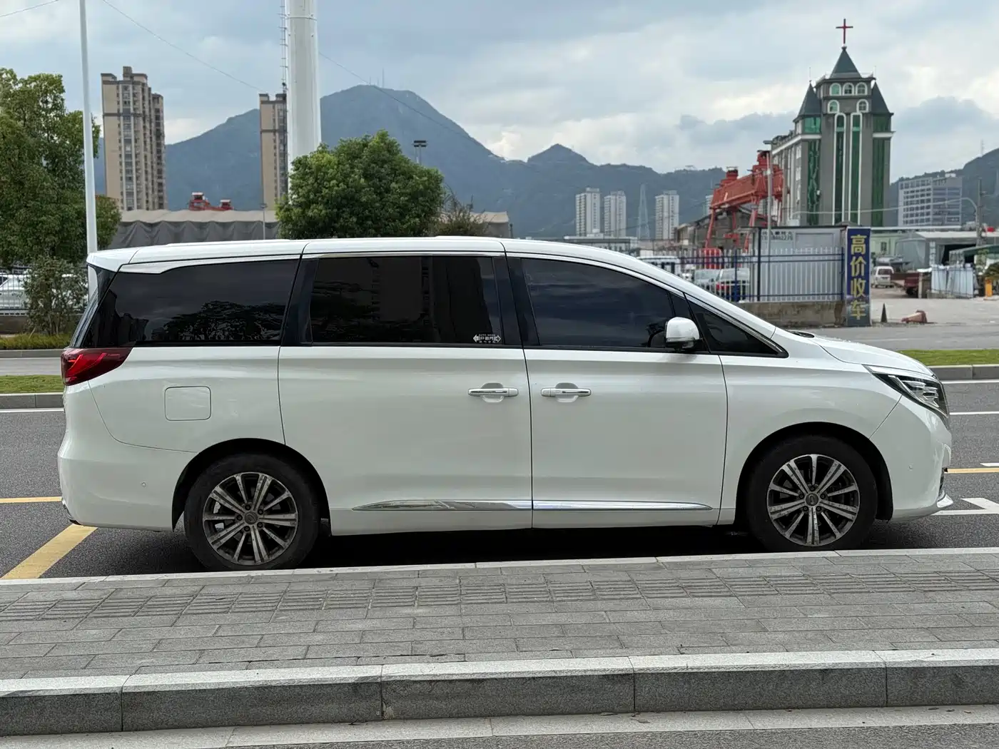 GAC Trumpchi Trumpchi M8 2018 320T Flagship Edition фото 17