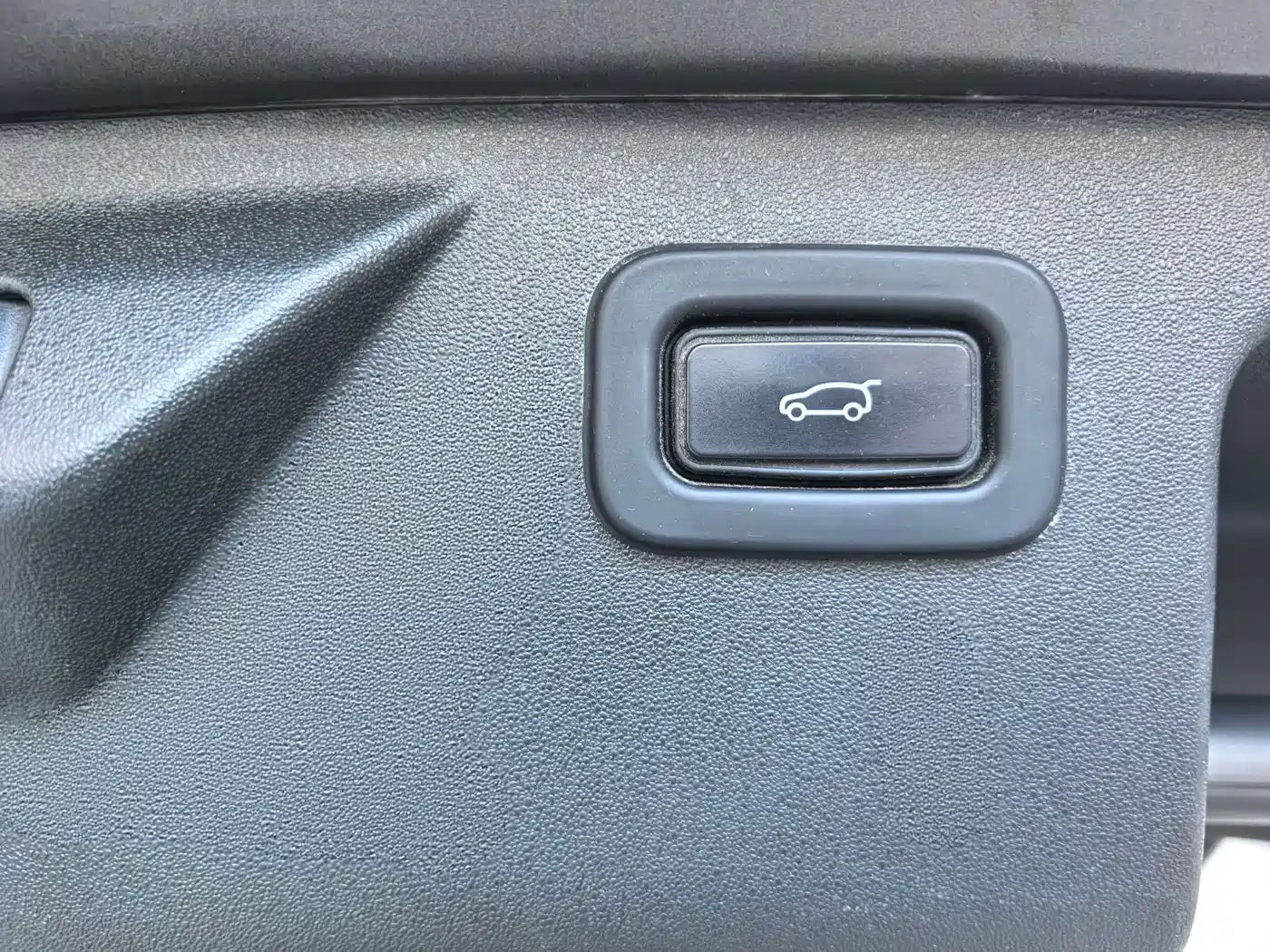 Land Rover Discovery Sport 2022 249PS Metropolis Edition 5-Seater фото 22