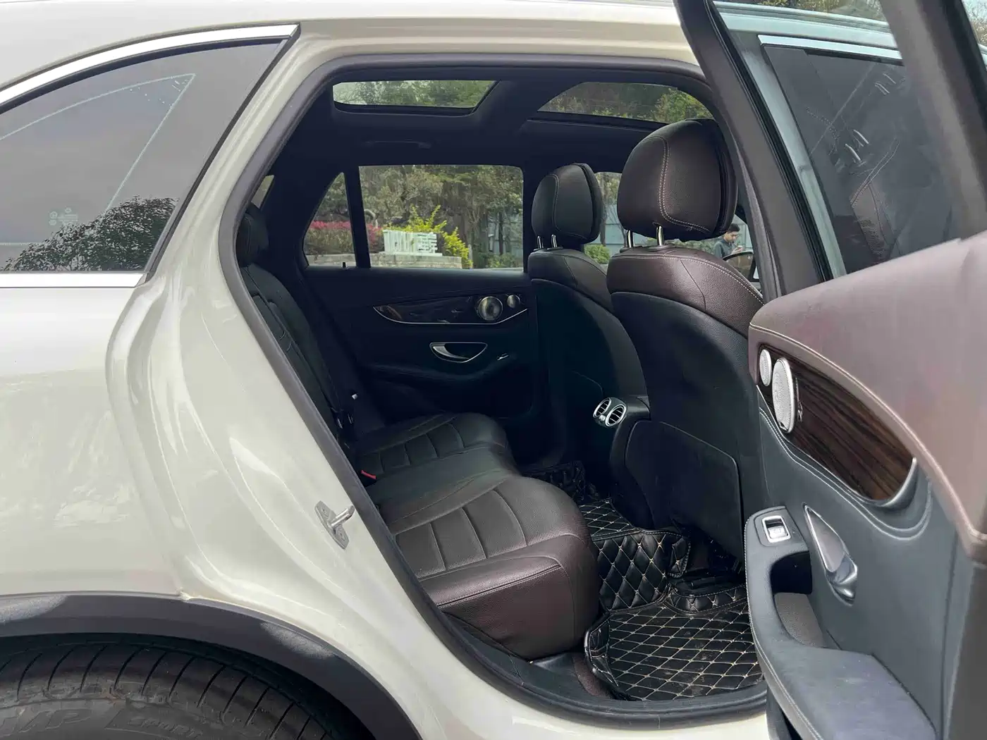 Mercedes-Benz GLC 2018 GLC 260 4MATIC Dynamic фото 10