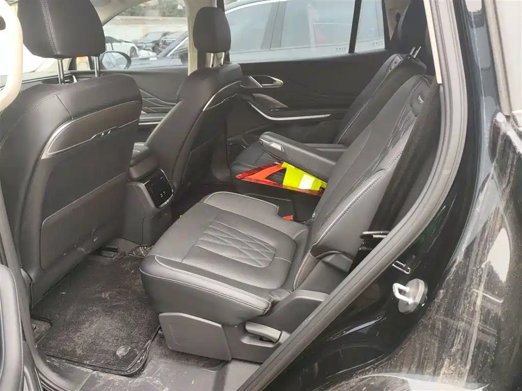 Hongqi HS7 PHEV 2024 2.0T PHEV 4WD Flagship Edition 6-seater фото 13