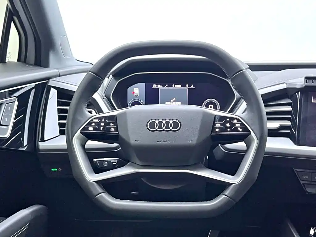 Audi Q4 e-tron 2024 2023 40 e-tron Pioneer Edition