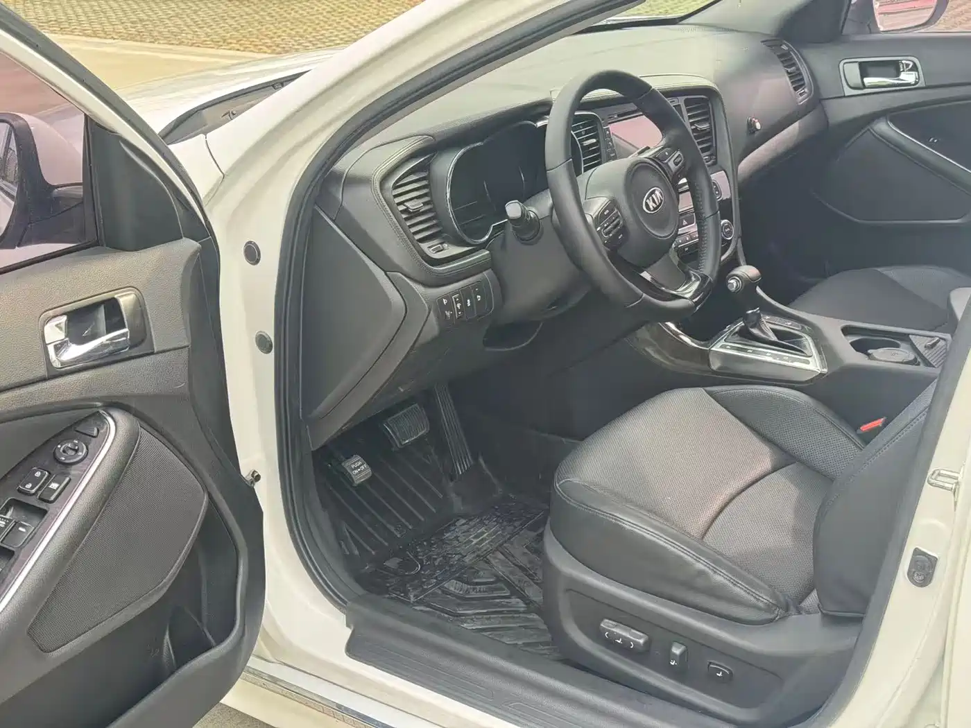 Kia K5 2014 2.0L Automatic LUXURY фото 9