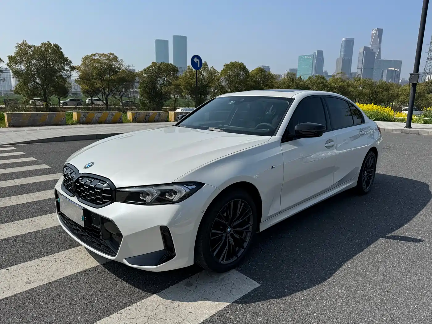 BMW 3 Series 2023 325Li M Sport Black Night Package