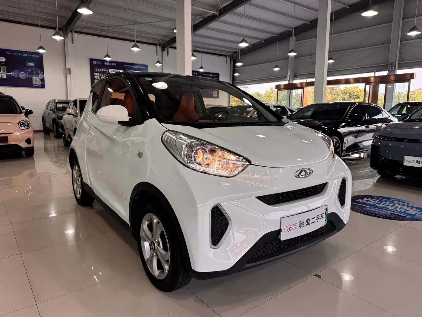 QQ New Energy Little Ant 2019 2018 400 4-Seater Premium Smart Edition