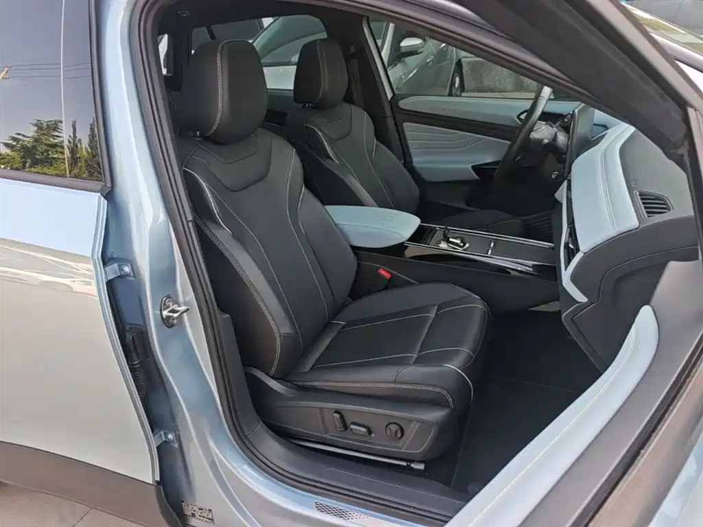 Volkswagen ID.4 X 2023 Pure Long Range Edition фото 25