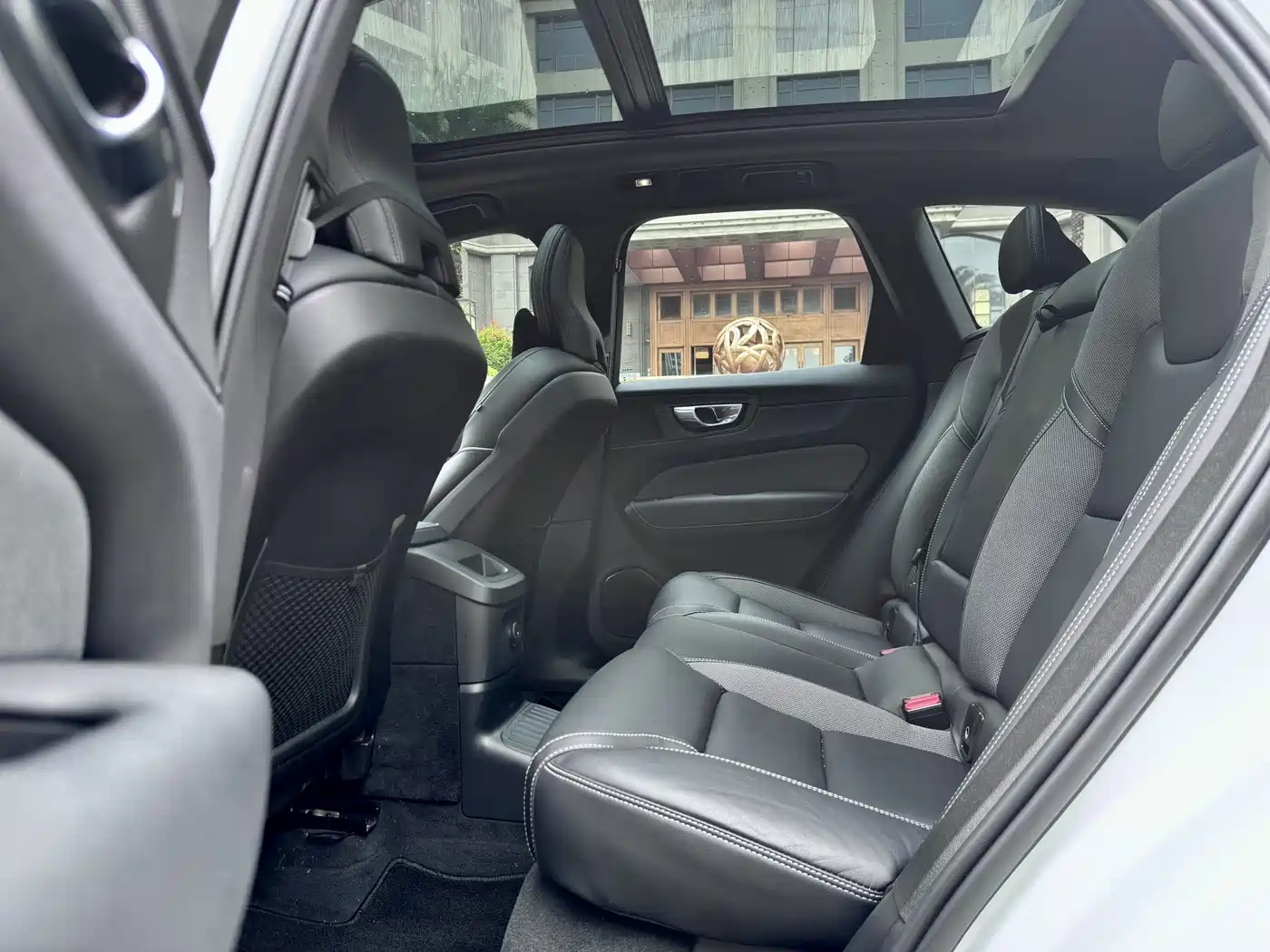 VOLVO XC60 PLUG-IN HYBRID