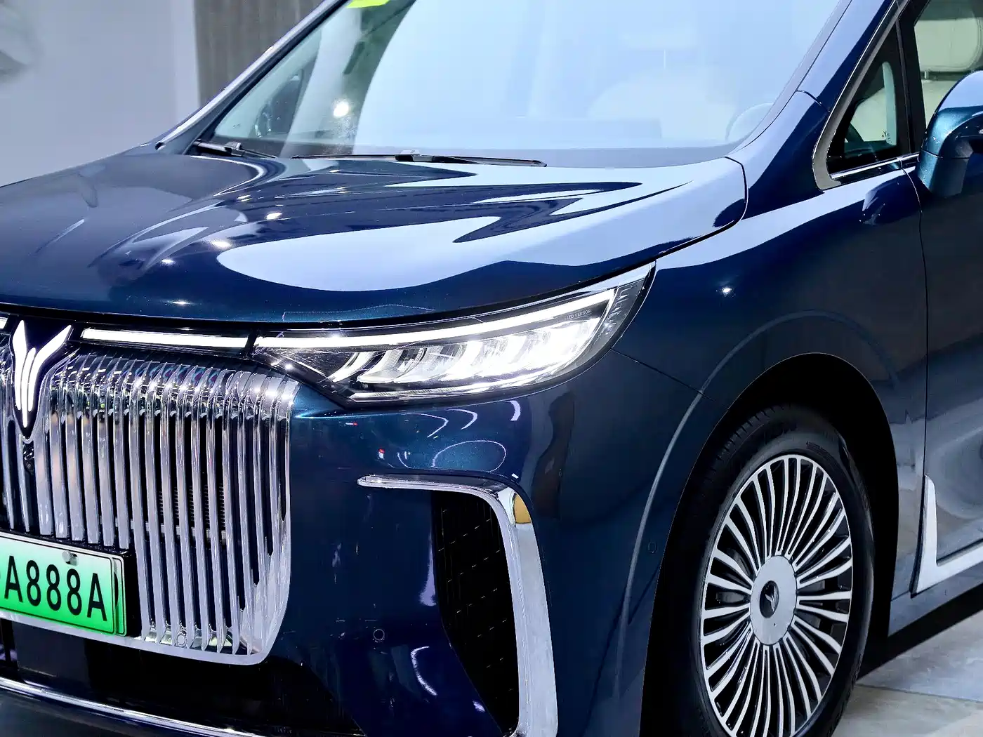 Voyah Auto Voyah Dreamer 2025 PHEV AWD Flagship Kunpeng Edition фото 8