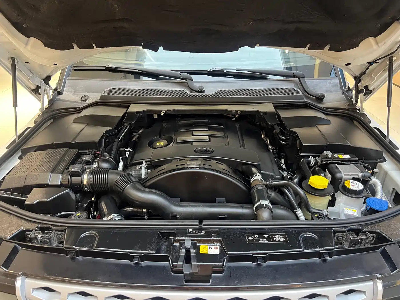 Land Rover Discovery 2015 3.0 SDV6 HSE Diesel фото 13