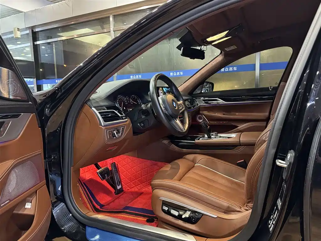 BMW 7 Series 2018 740Li xDrive Premium Type M Sport Package фото 10
