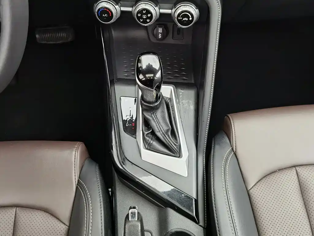 Changan CS15 2019 2019 1.5L Auto Flagship China VI
