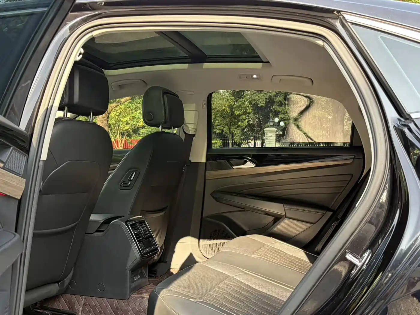Volkswagen Passat 2019 330TSI Premium Edition China V фото 5
