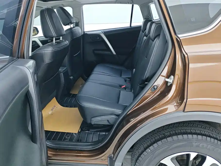 Toyota RAV4 Rongfang 2016 2.0L CVT 2WD Trend (China V) фото 11