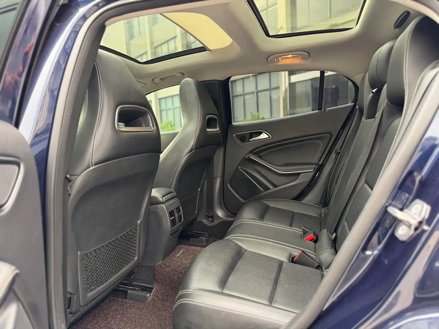 Mercedes-Benz GLA 2018 GLA 200 Dynamic фото 10