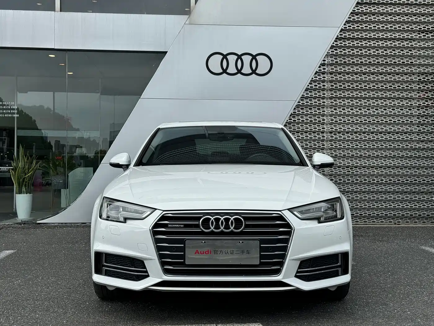Фото 2 - Audi A4L