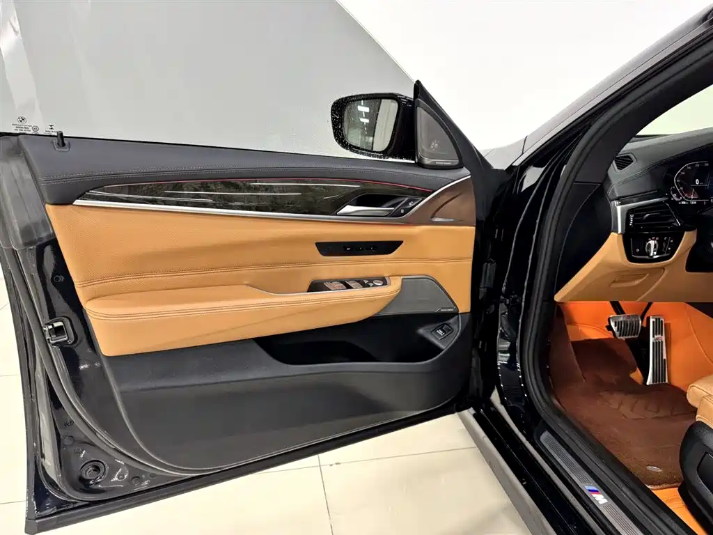 BMW 6 Series GT 2021 630i M Sport Package фото 8