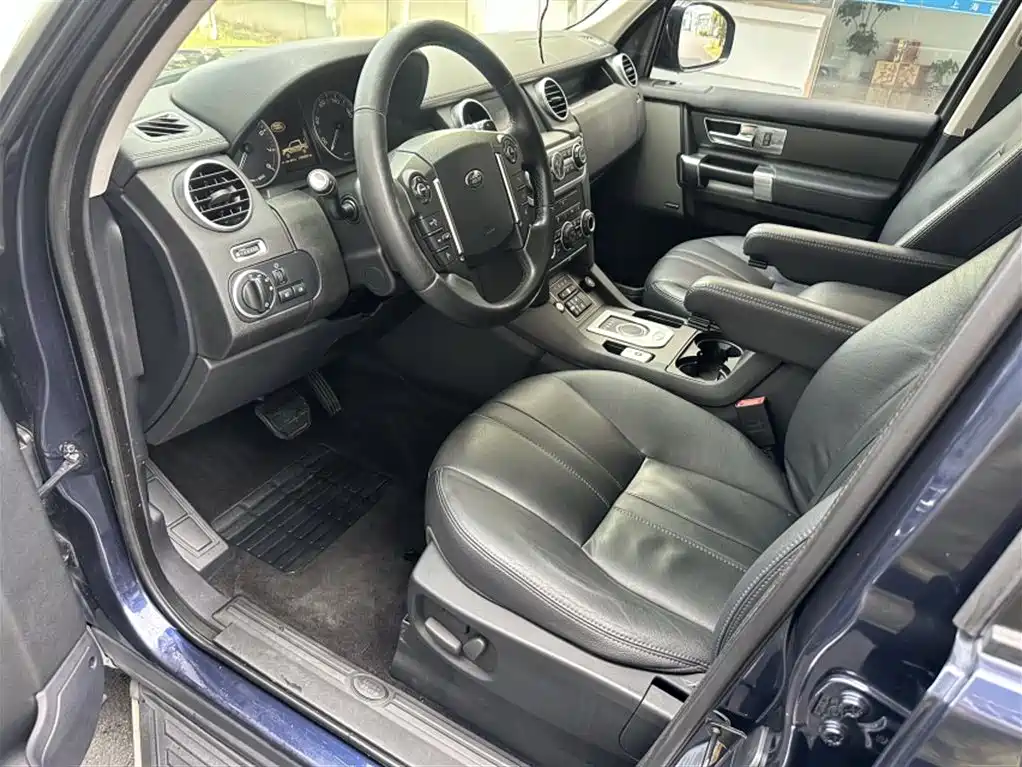 Land Rover Discovery 2016 3.0 SC Black Edition SE фото 21
