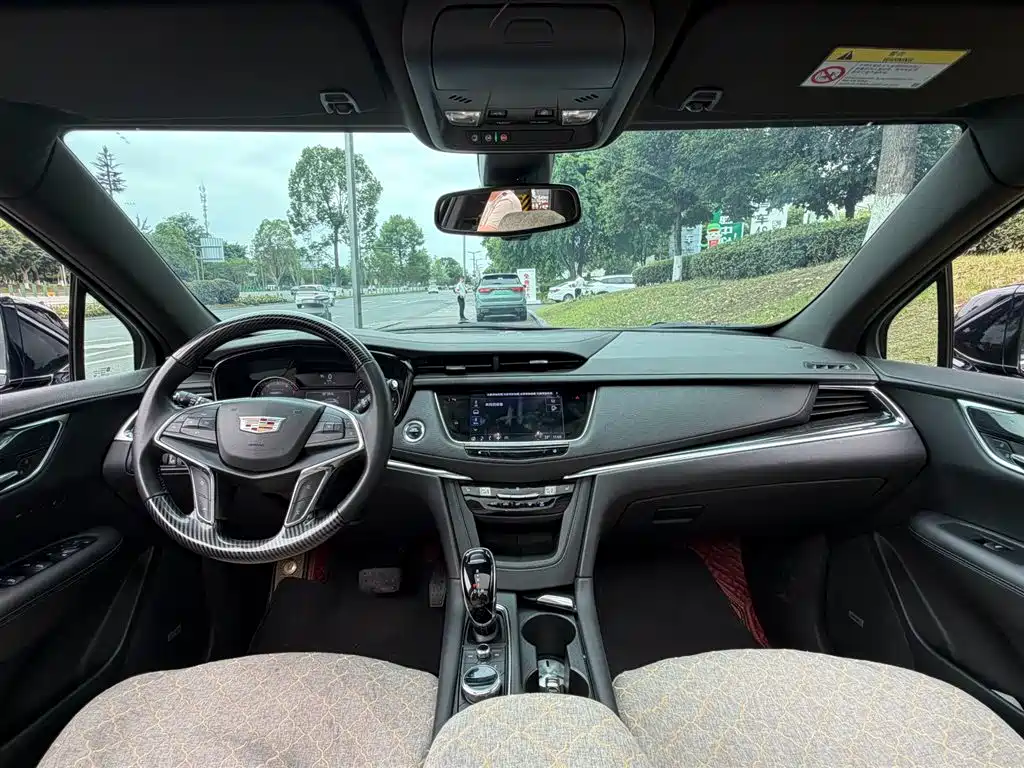 CADILLAC XT5