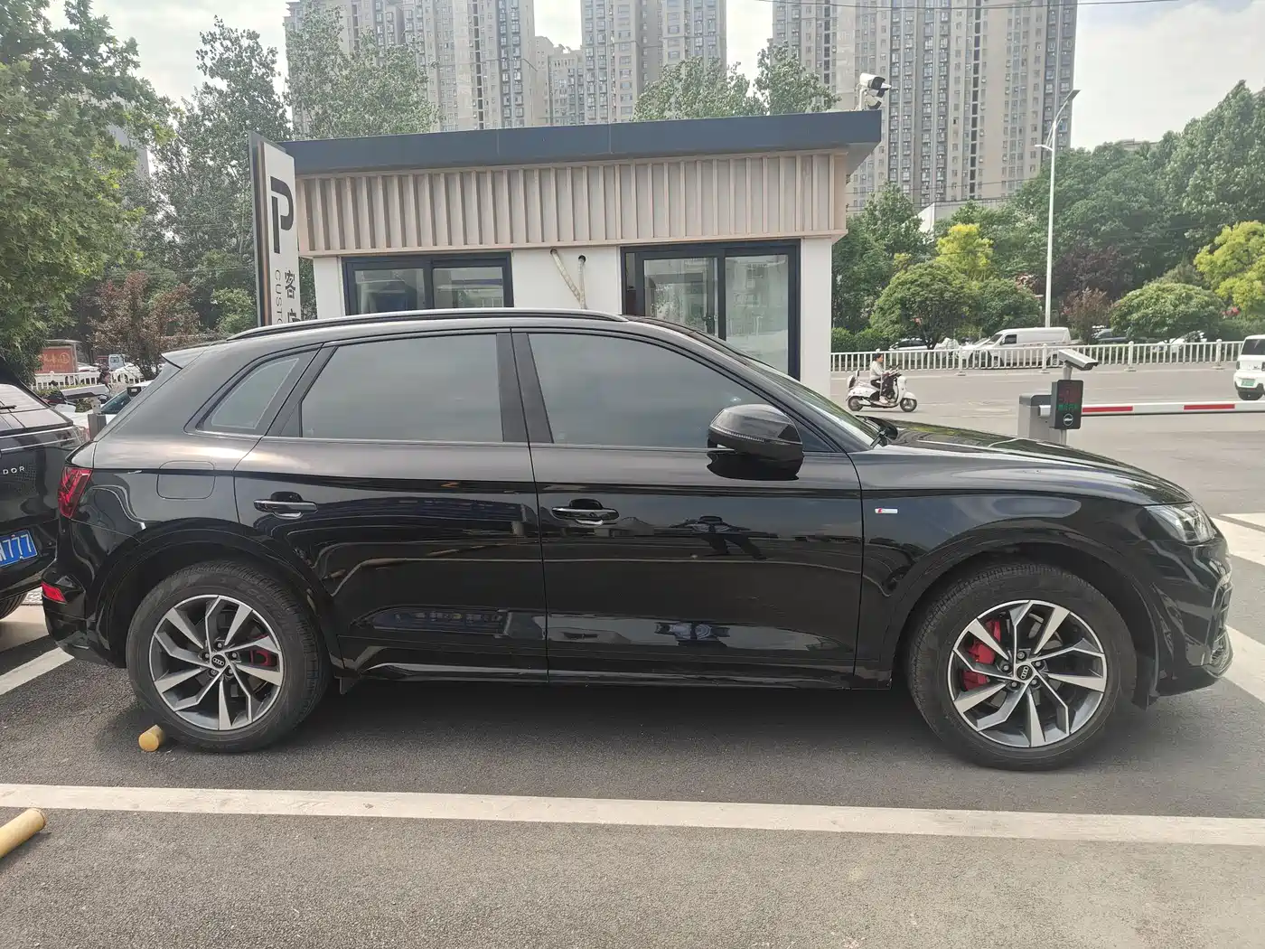 Audi Q5L 2024 Model 40 TFSI Luxury Dynamic фото 8