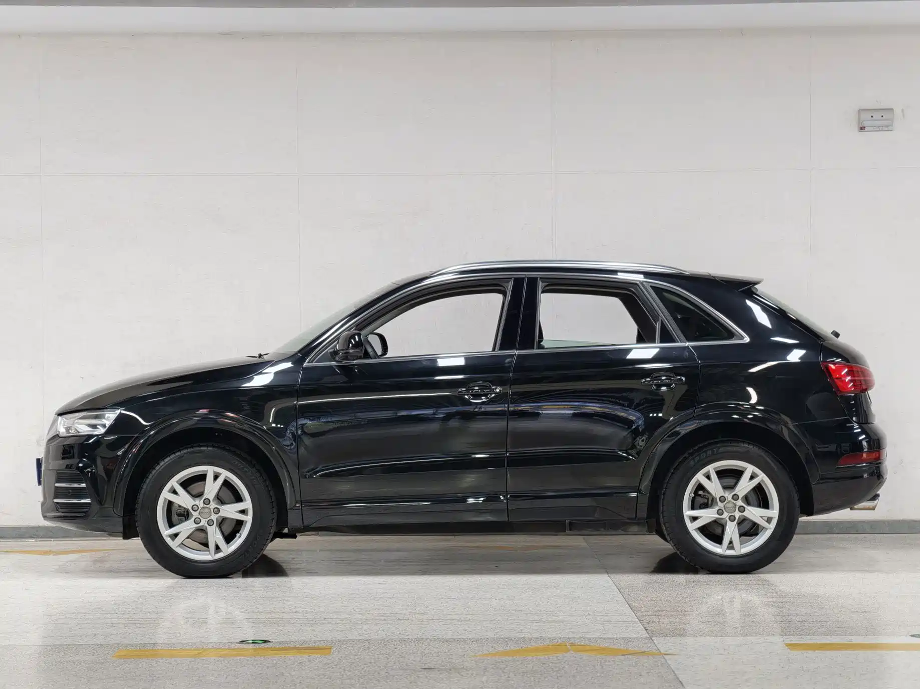 Фото 10 - Audi Q3