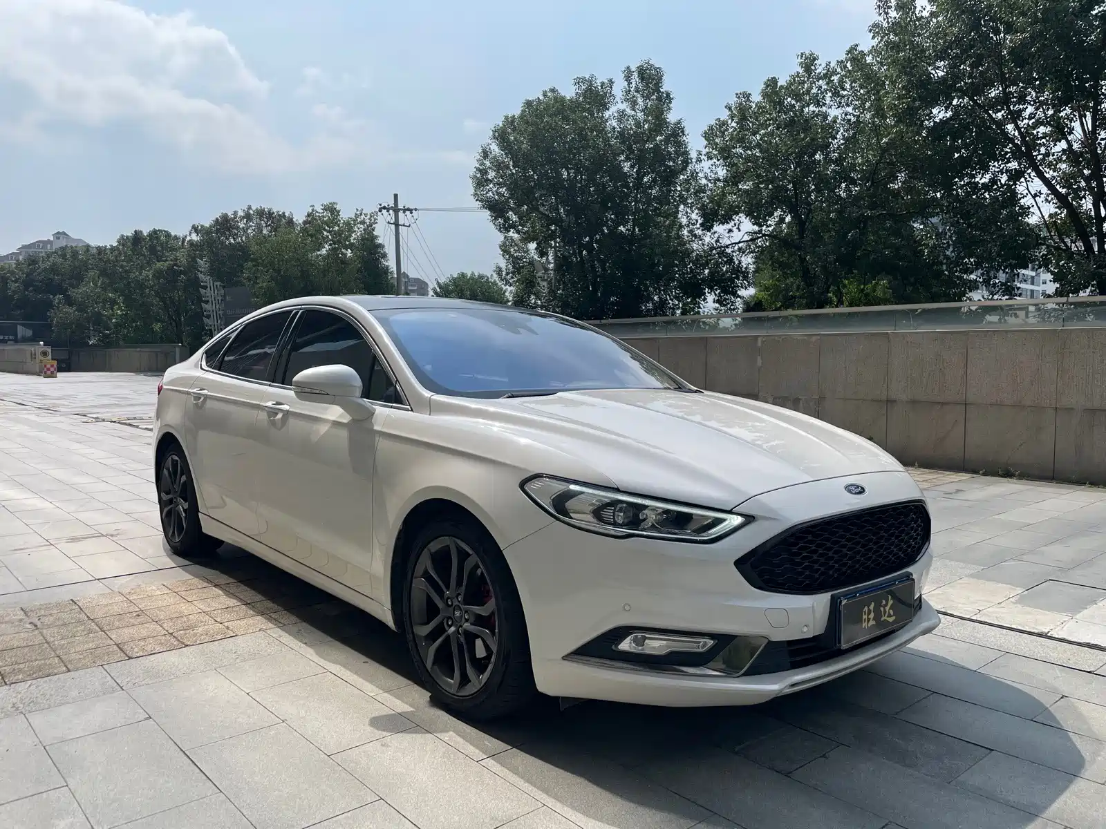 Фото 2 - Ford Mondeo