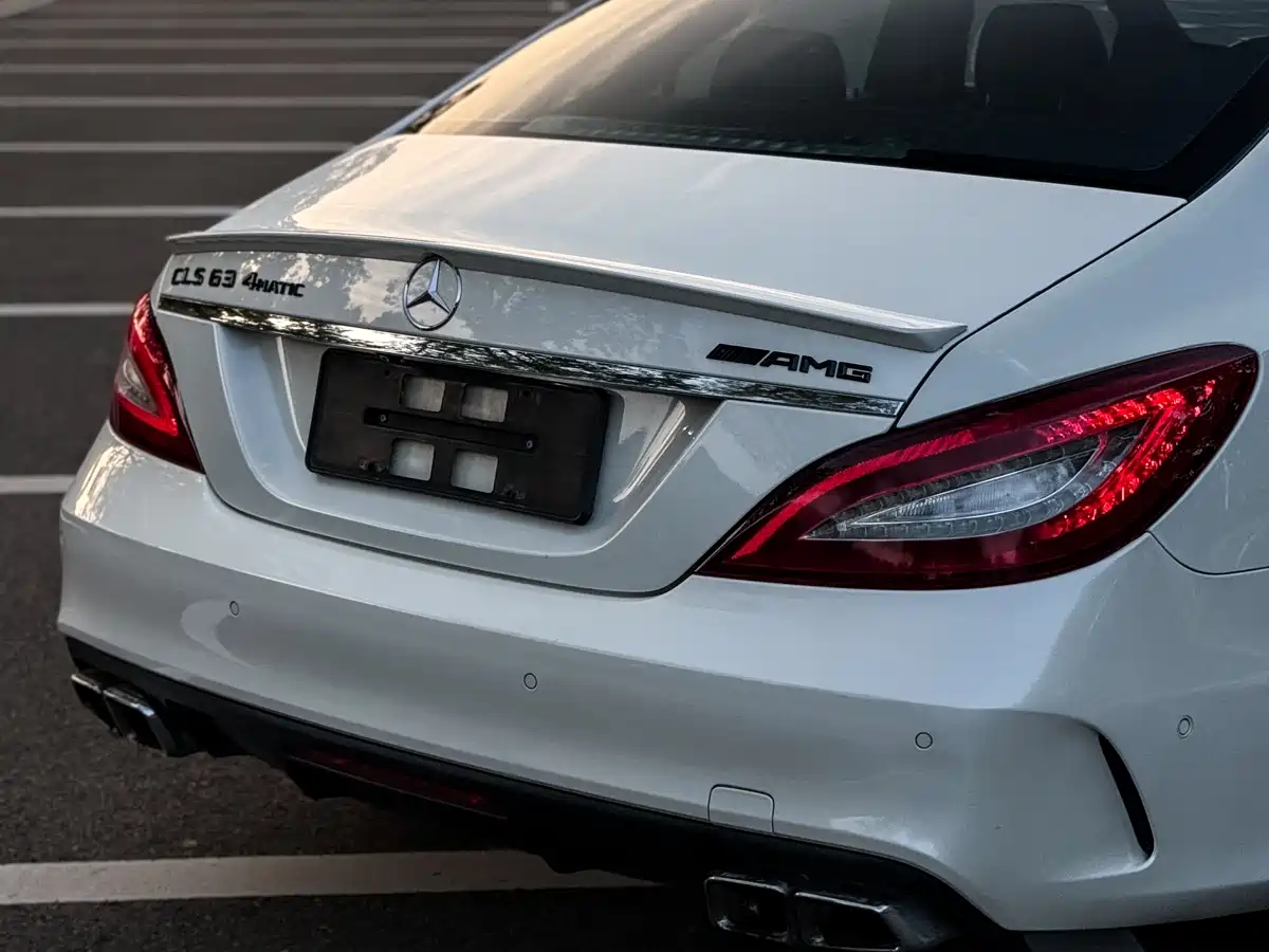 Mercedes-Benz CLS AMG 2015 AMG CLS 63 4MATIC фото 13