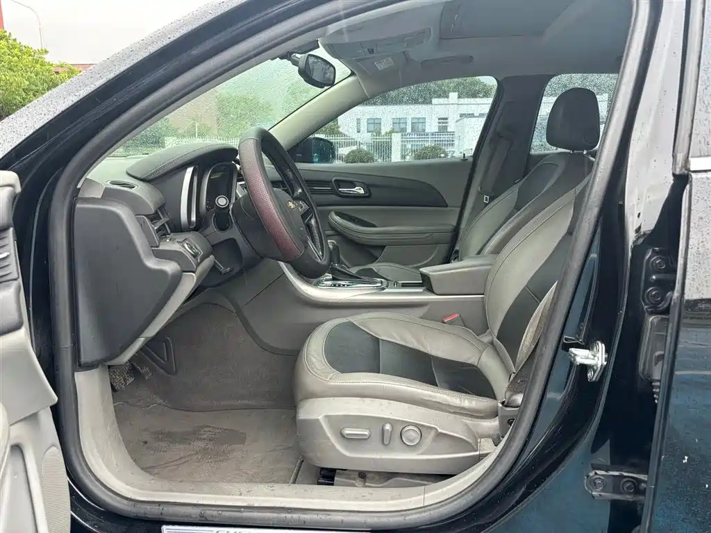 Chevrolet Malibu 2014 2.0L Automatic Luxury фото 5