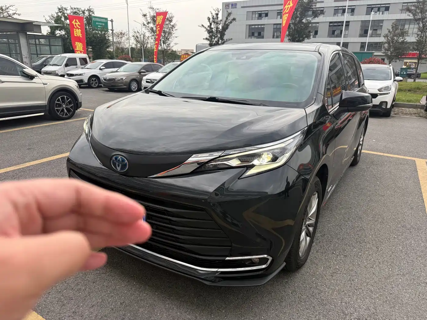 Toyota Sienna 2024 — пригон из Китая