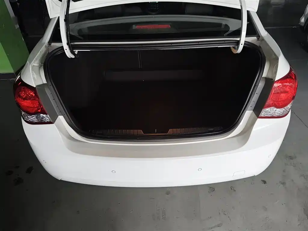 Chevrolet Cruze 2013 Model 1.8L SE AT фото 15