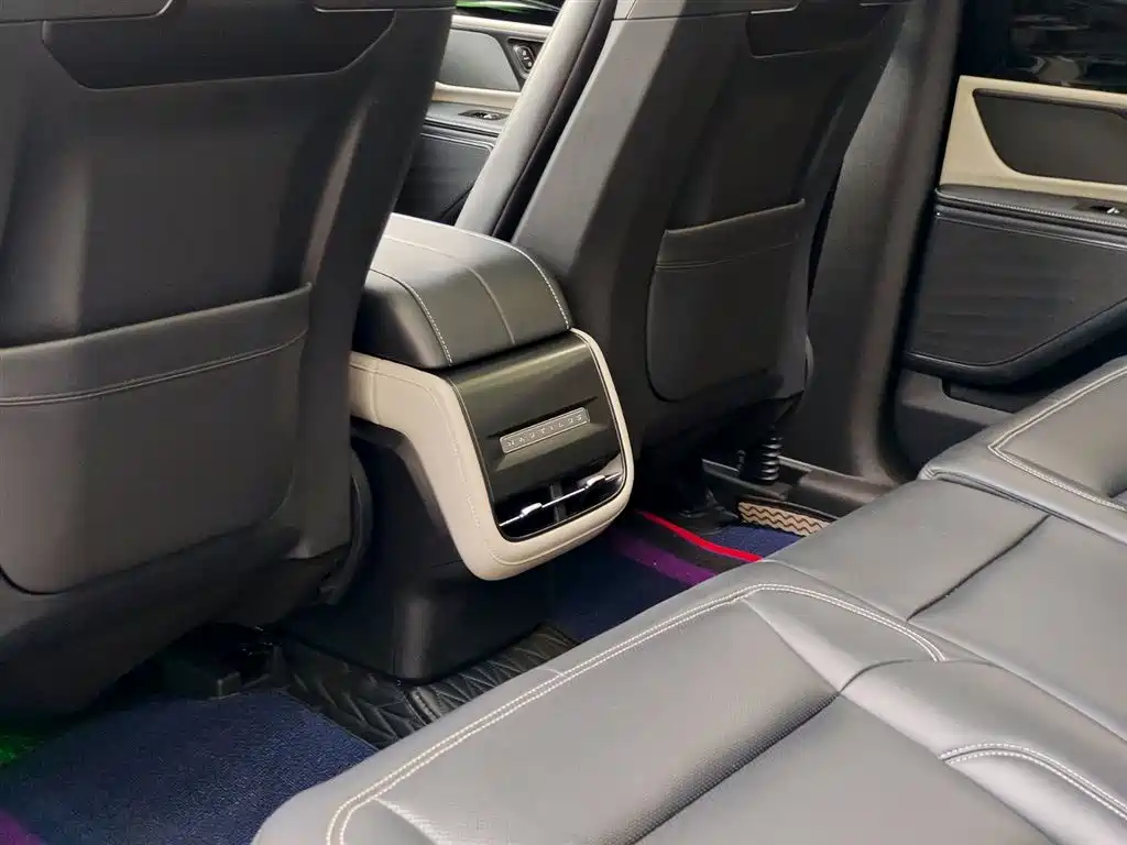 LINCOLN NAVIGATOR