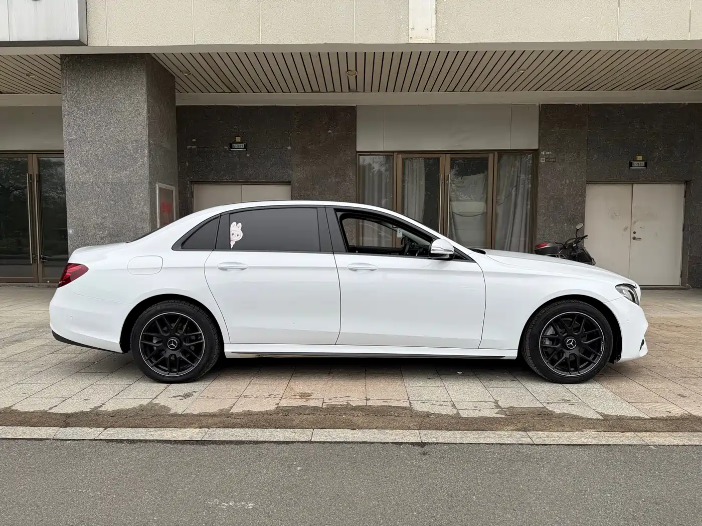 Mercedes-Benz E-Class 2018 E 200 L Sport фото 5