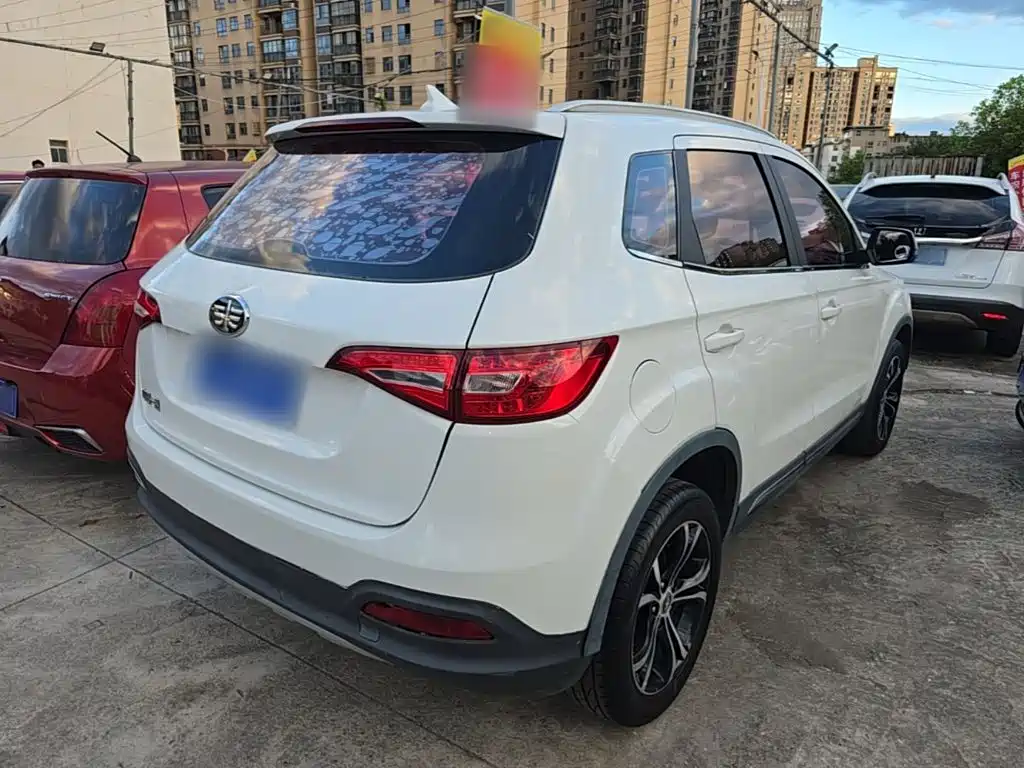FAW Senya R7 2017 2016 1.6L Automatic Luxury