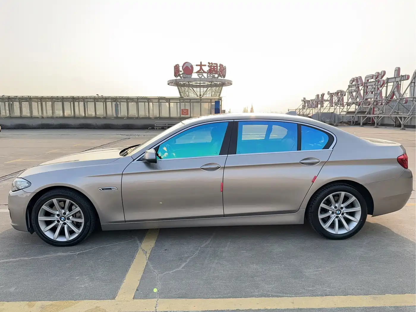 BMW 5 Series 2014 535Li Leadership фото 7