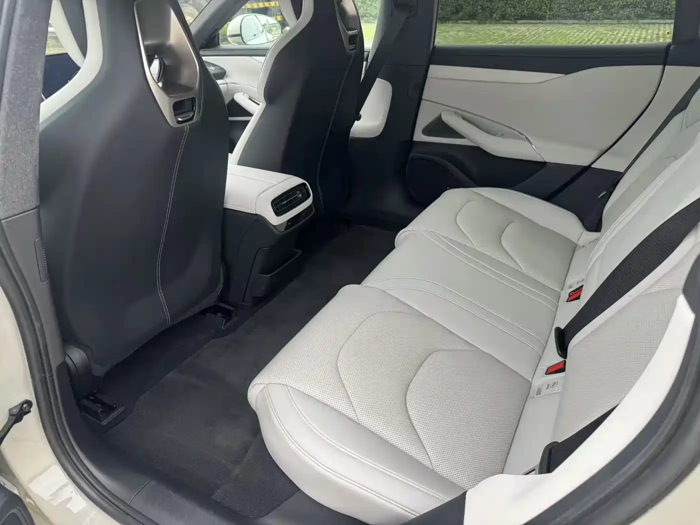 Xiaomi Auto Xiaomi SU7 2024 RWD Standard Founder's Edition фото 12