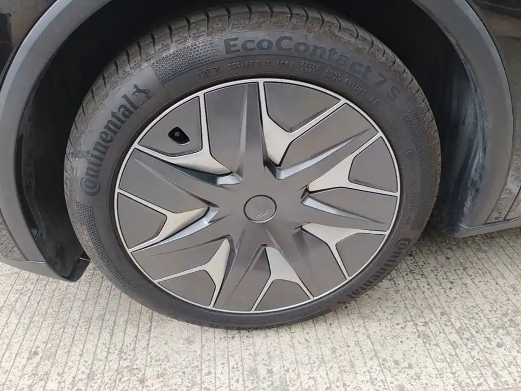Tesla Model Y L 2025 2025 Facelift Long Range AWD