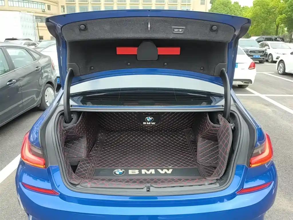 BMW 3-SERIES