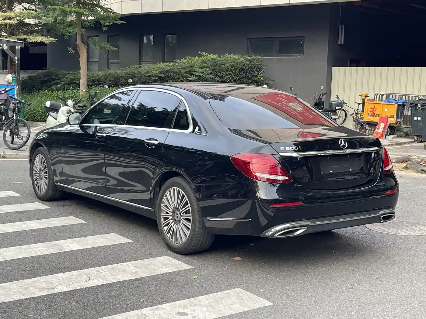Mercedes-Benz E-Class 2020 E 300 L Fashion фото 5