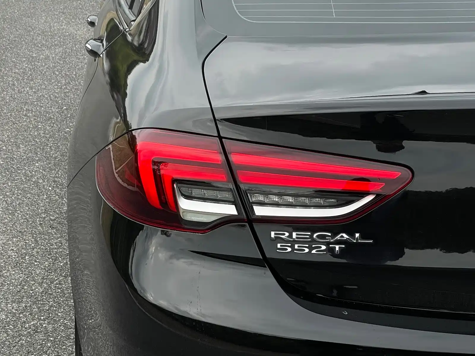 Photo 11 - Buick Regal
