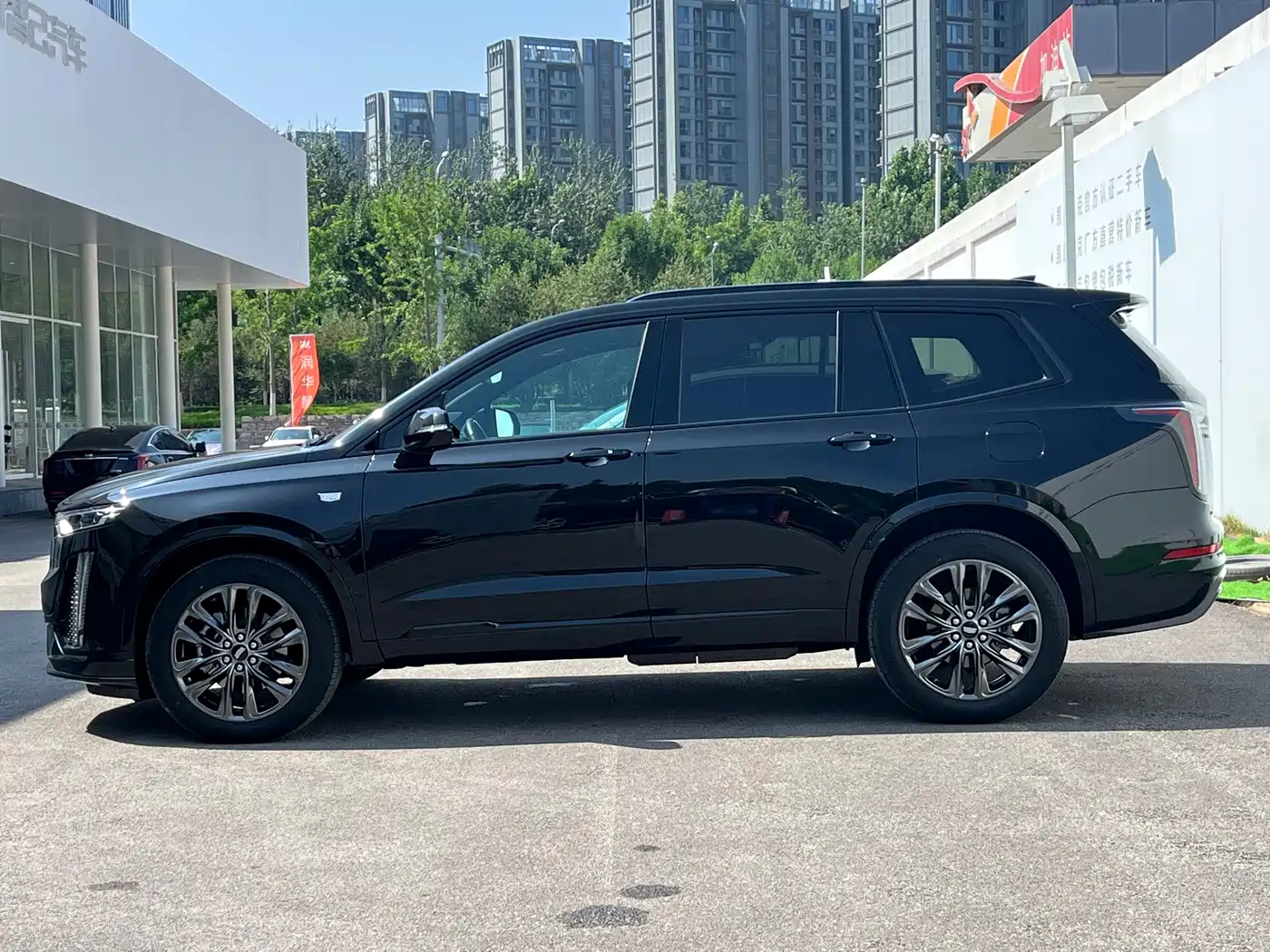Cadillac XT6 2025 2.0T 6-Seater AWD Executive Black Label Edition фото 3