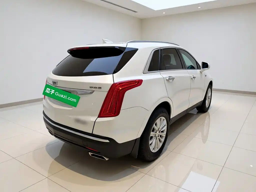 Photo 6 - Cadillac XT5