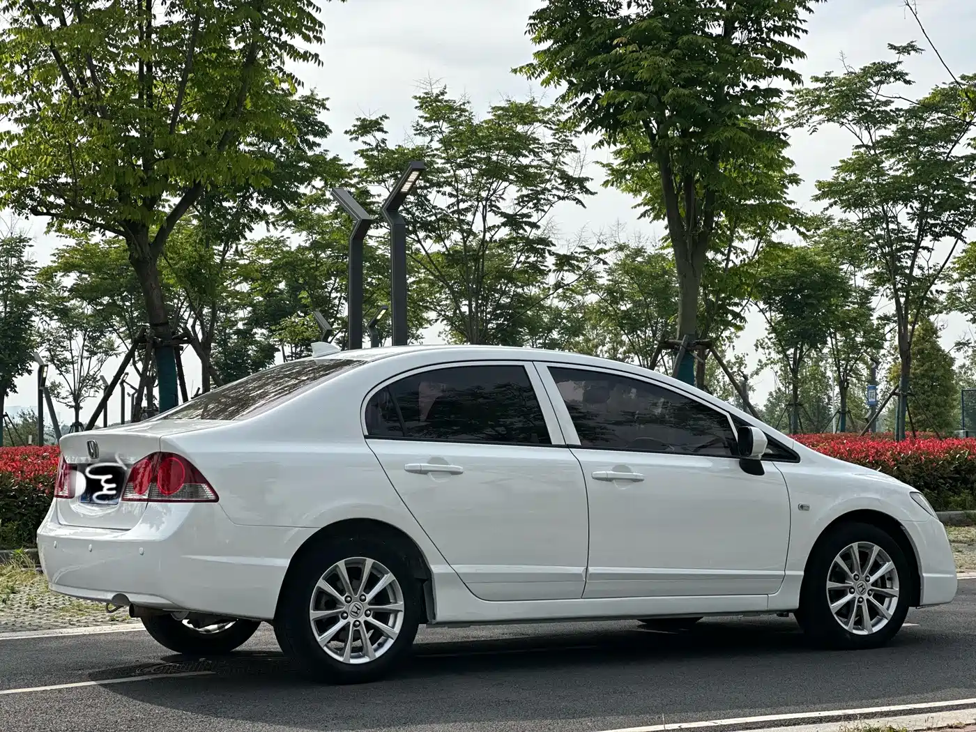 CIIMO CIIMO 2015 2015 1.8L Automatic Luxury Edition