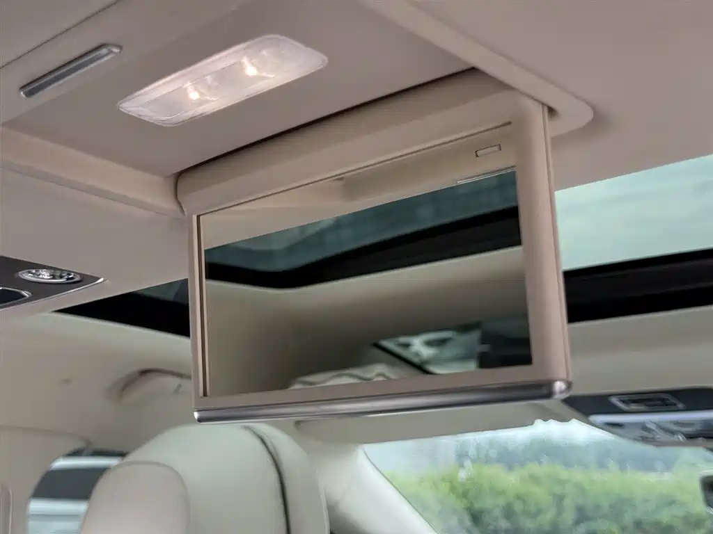Bentley Flying Spur Plug-in Hybrid 2025 Model Year 4.0T V8 Mulliner фото 39