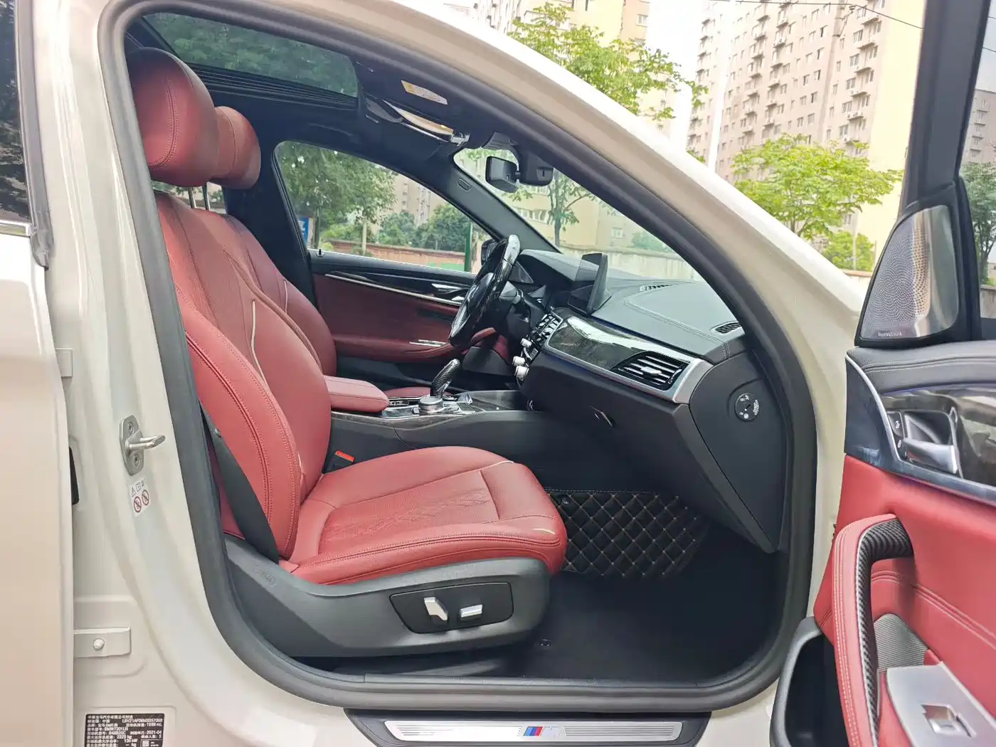 BMW 5 Series 2021 525Li M Sport Package фото 4